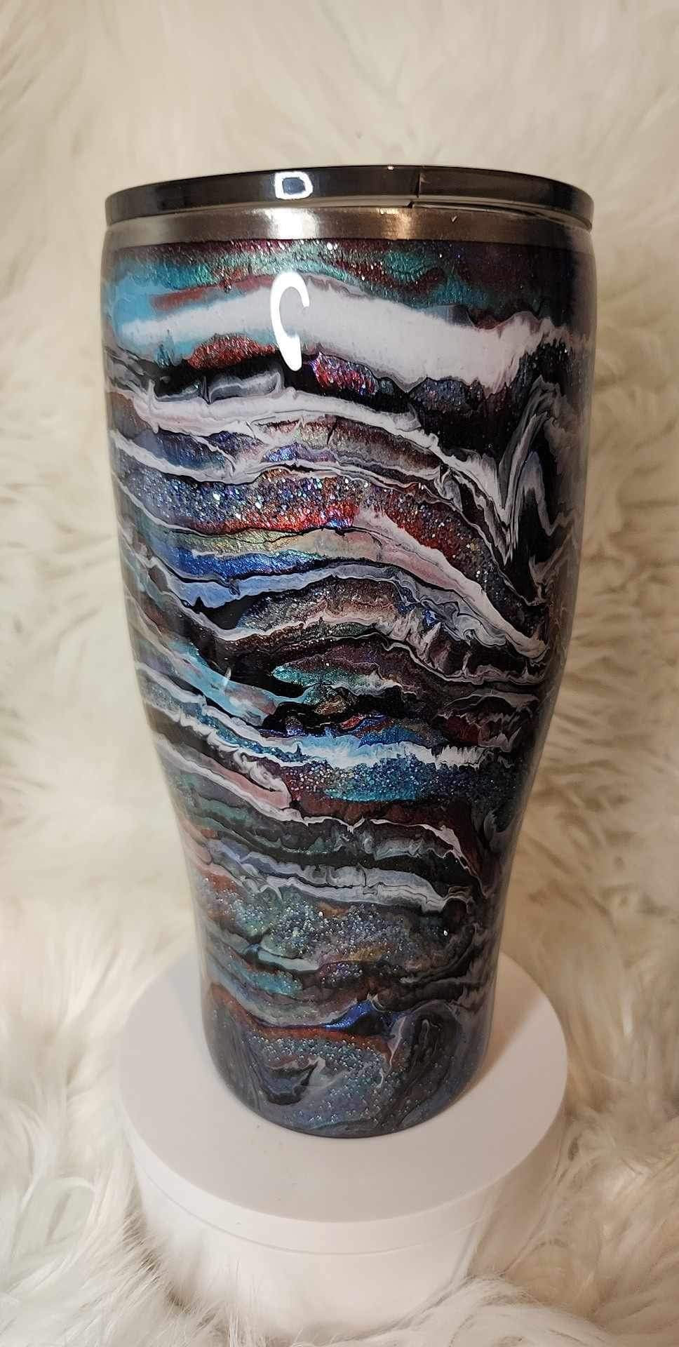 23. 24 oz. Modern Curve (Multi-Colored Blurred Lines)
